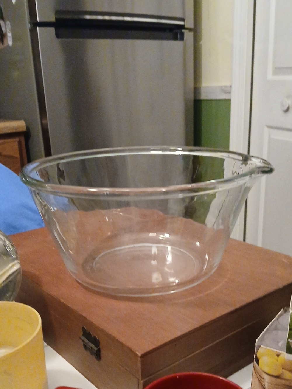 Clear Glass Mixing Bowl with Pour Spout - Transparent Glass